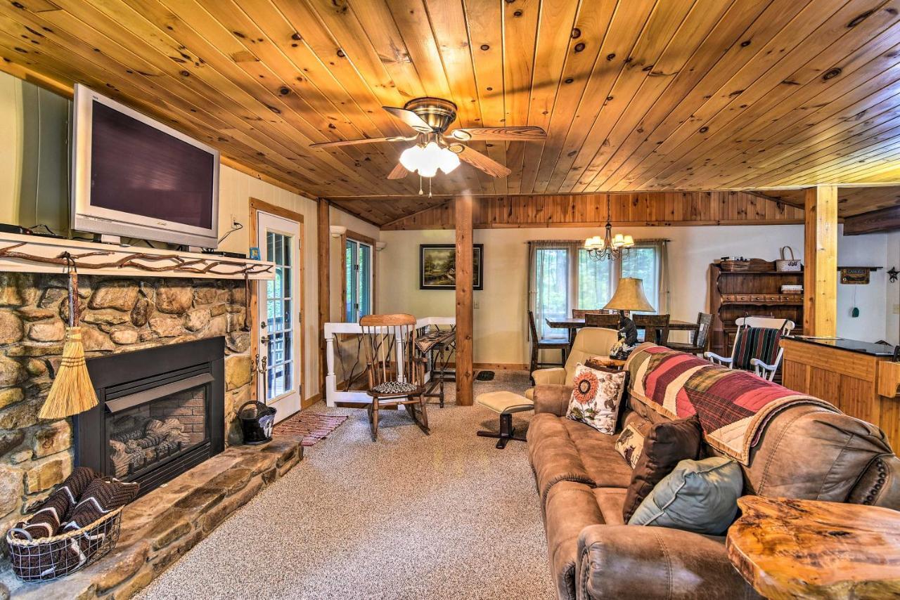 Robbinsville Cabin With Deck 3 Mi To Fontana Lake! Exterior photo