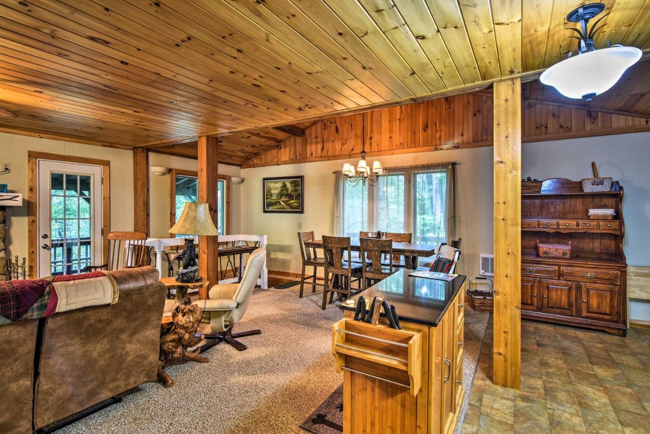 Robbinsville Cabin With Deck 3 Mi To Fontana Lake! Exterior photo